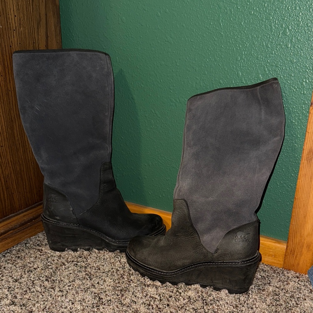 Sorel Black and Gray Heeled Boots
